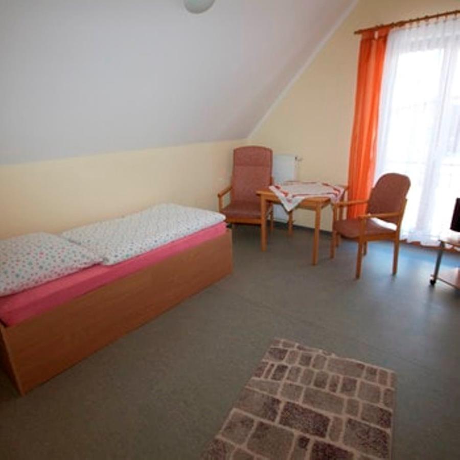 Rhoen Panorama Hostel Poppenhausen Exteriör bild